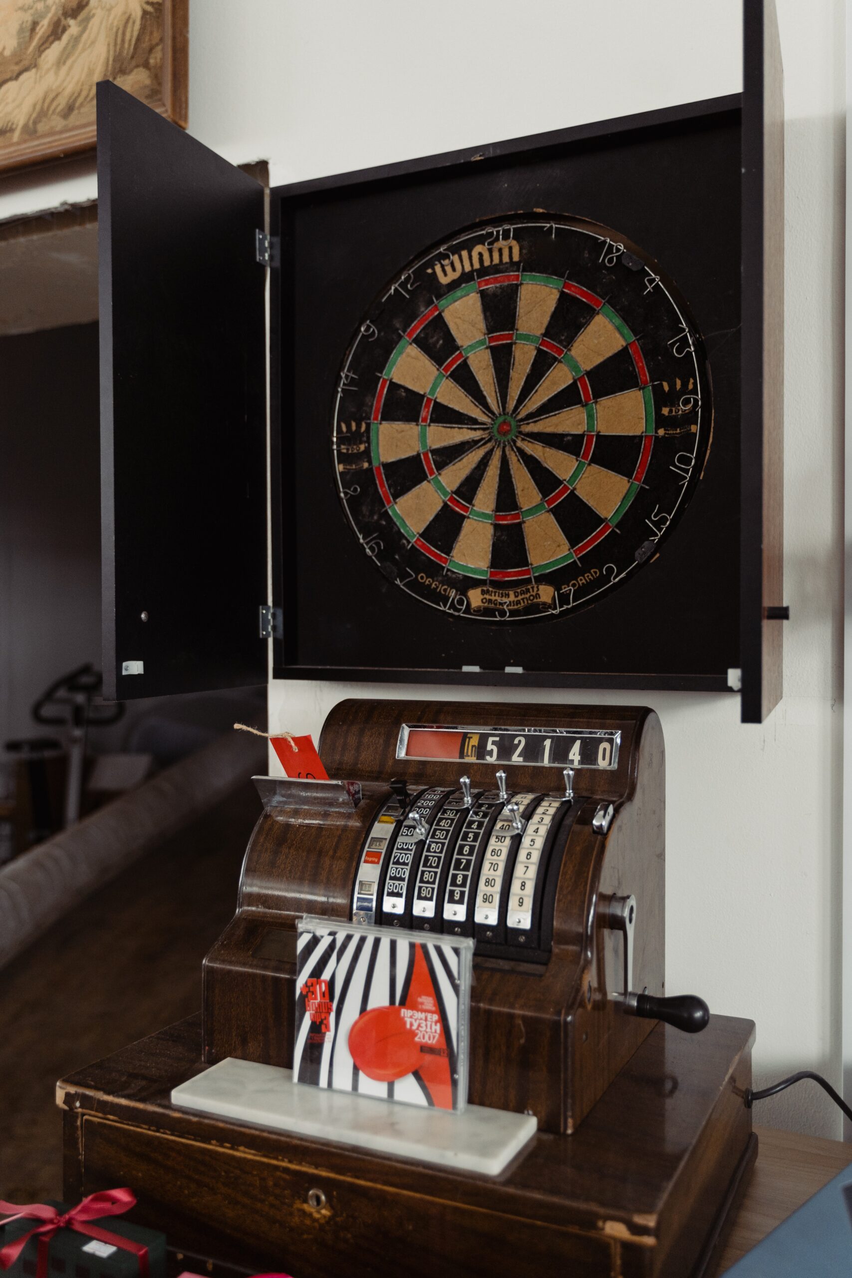 Bristle dartboard